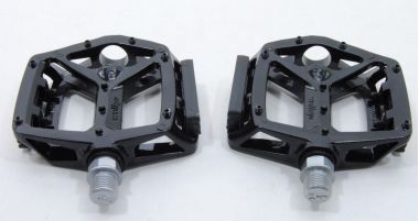 Black Option Wellgo MG3 2DU Magnesium MTB Pedals